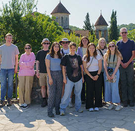 Group discussion during NovaMova cultural immersion program in Georgia